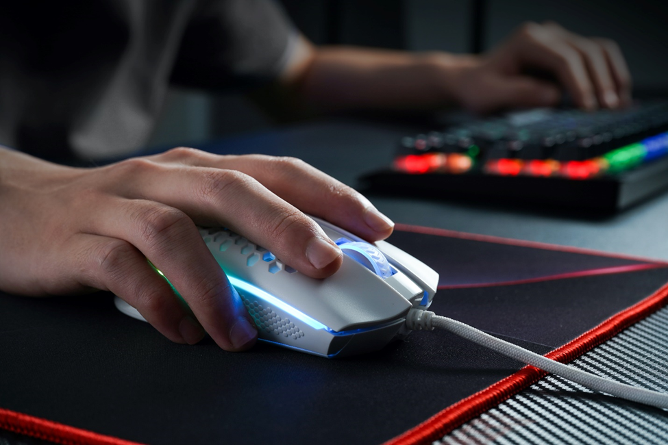 best gaming mouse for MMO games